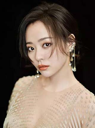 張靚穎